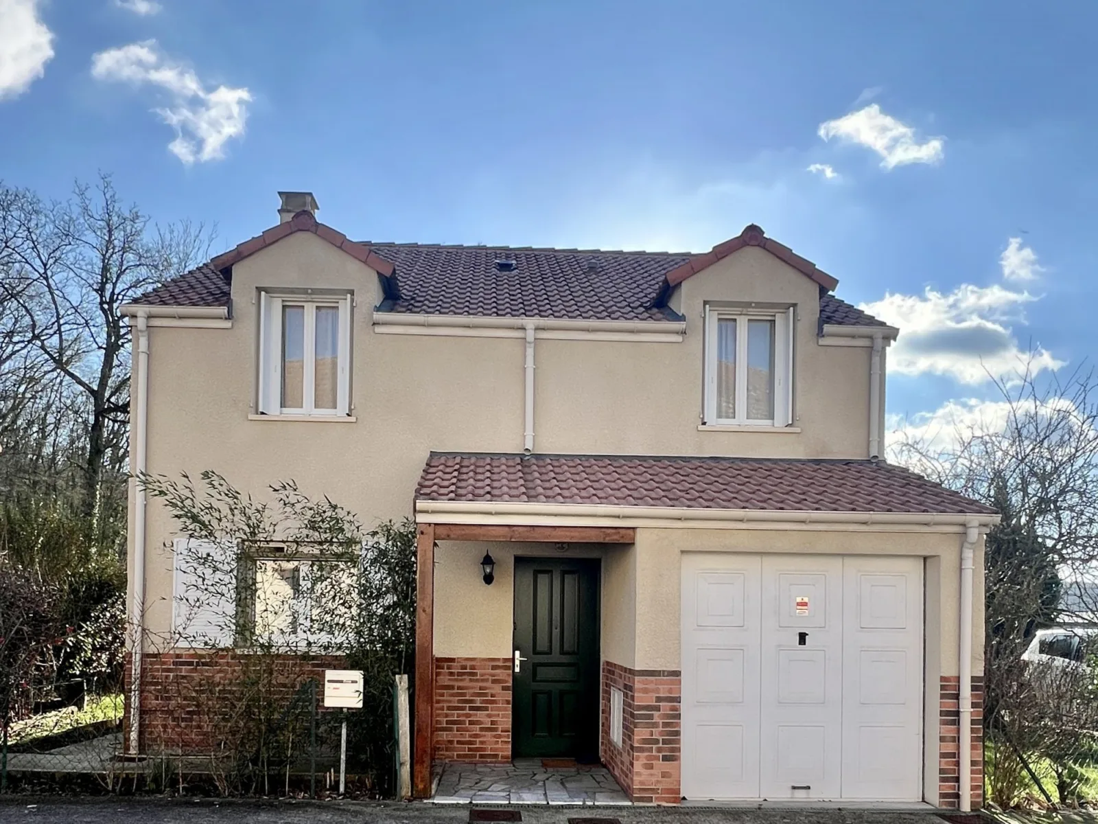 Photo du bien « maison 5 pièces-4 chambres-garage-jardin et annexe cadastrée-secteur courdimanche »